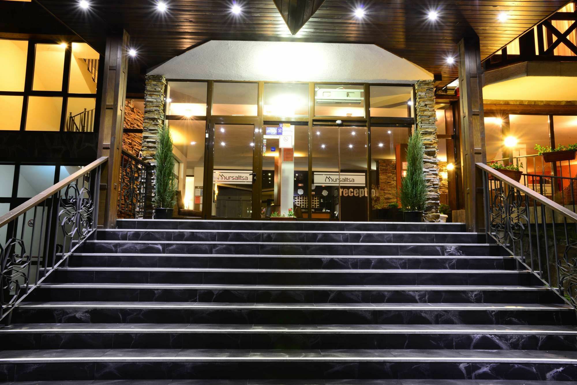 Hotel Mursalitsa By Hmg Pamporowo Exterior foto